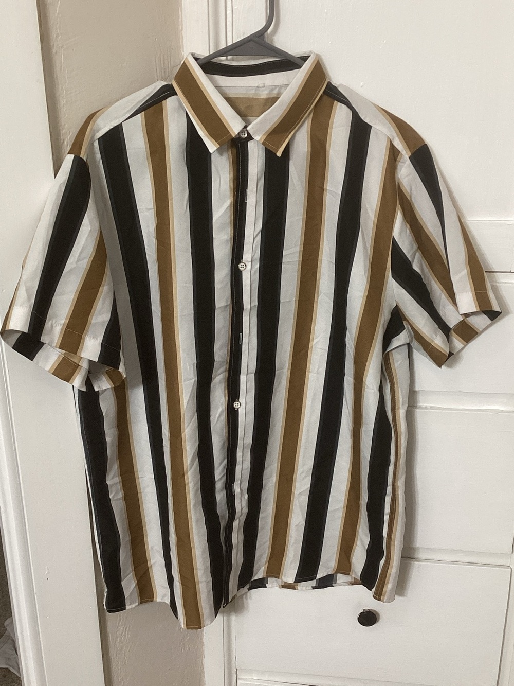 Men's Short Sleeve Button-Up Shirt in White, Black & Brown Stripe
